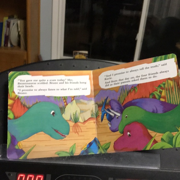 “Mother knows best” dinosaur adventure board book - Picture 11 of 11